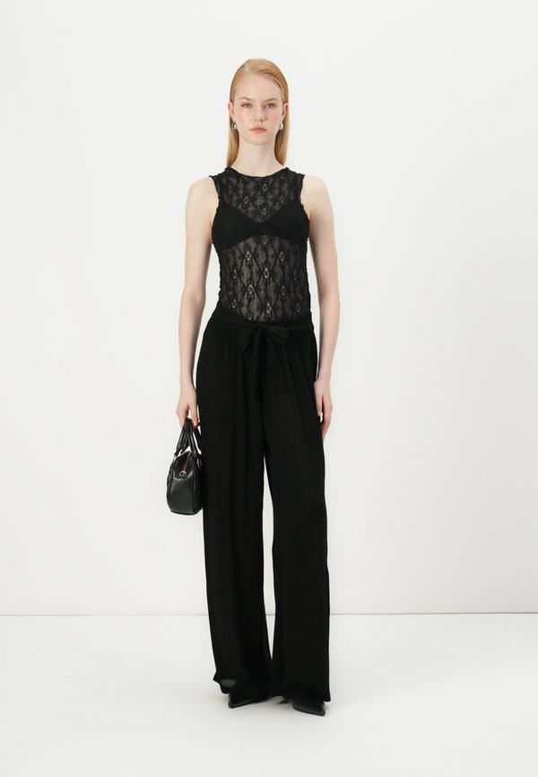 ONLJOANNE O NECK - Top4