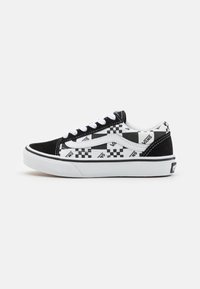 Δεν επιλέχθηκε, black/true white
