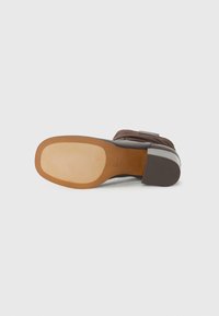 Castañer NONA - Botines bajos - brown
