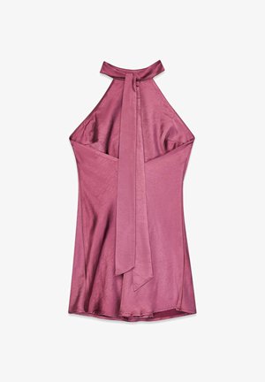 Halter top z magentového saténu, s viazaním na krku, priliehajúcim korzetom a splývavým strihom so slabým zakriveným lemom.