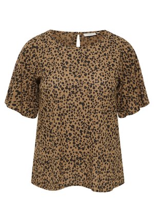 Brun kortærmet bluse med leopardmønster, der har en rund halsudskæring og en lille nøglehulldetalje på bagsiden. Glat stoftekstur.