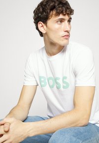 BOSS THINKING - T-shirt estampada - white