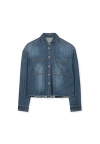 Cropped denim shirt in medium wash with long sleeves, pointed collar, two front pockets, button closure, and frayed hem.
