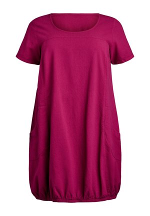 Lühikeste varrukatega magenta kleit, ümar kaelus, kaks esimest taskut ja kummiäärega kogutud alumine serv.