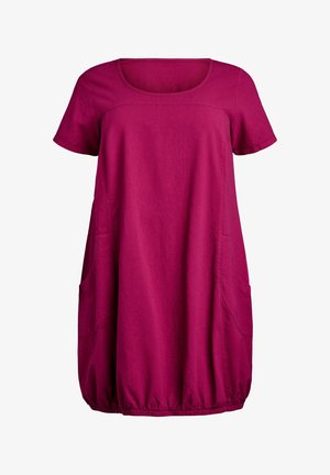 Korte mouwen magenta jurk met ronde hals, twee zakken aan de voorkant en een elastische zoom met plooien.