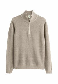 Beige Strickpullover mit einem halben Reißverschlusskragen, langen Ärmeln sowie gerippten Bündchen und Saum, flach auf einem weißen Hintergrund ausgelegt.