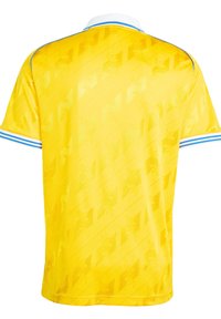 Gul kortærmet polo-shirt med et subtilt diamantmønster, hvid krave og blå stribede detaljer ved ærmekanterne. Letvægtsstof.
