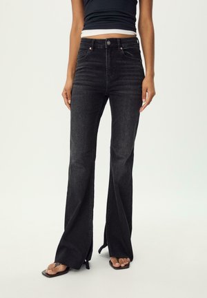 - Jeansy Bootcut