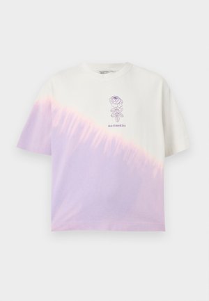 T-shirt blanc avec un dégradé violet, à manches courtes, et un imprimé floral centré sur la poitrine. Matériau en coton doux, coupe décontractée.