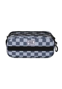 Estuche de lápices a rayas grises con tres compartimentos, acentos negros y una etiqueta con Mickey Mouse. Hecho de tela duradera.