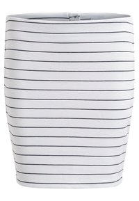 Vit bomullsbyxa med horisontella marinblå ränder, figurnära passform, medelhög midja och sömlig nederkant. Har en diskret dragkedja i ryggen.