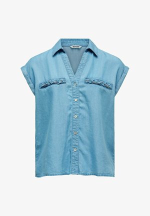Lichtblauw denim overhemd met korte mouwen, een kraag, knopen aan de voorkant en twee borstzakken met gevlochten kettingdetails.