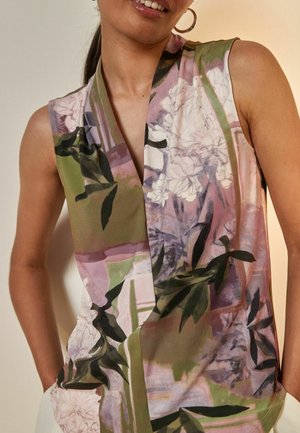 V-NECK SLEEVELESS - REGULAR FIT - Blúz - green patch print