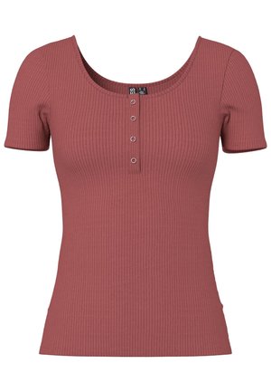 Kortermet, ribbestrikket topp i støvet rose med rund hals og fire små metallknapper midt foran.