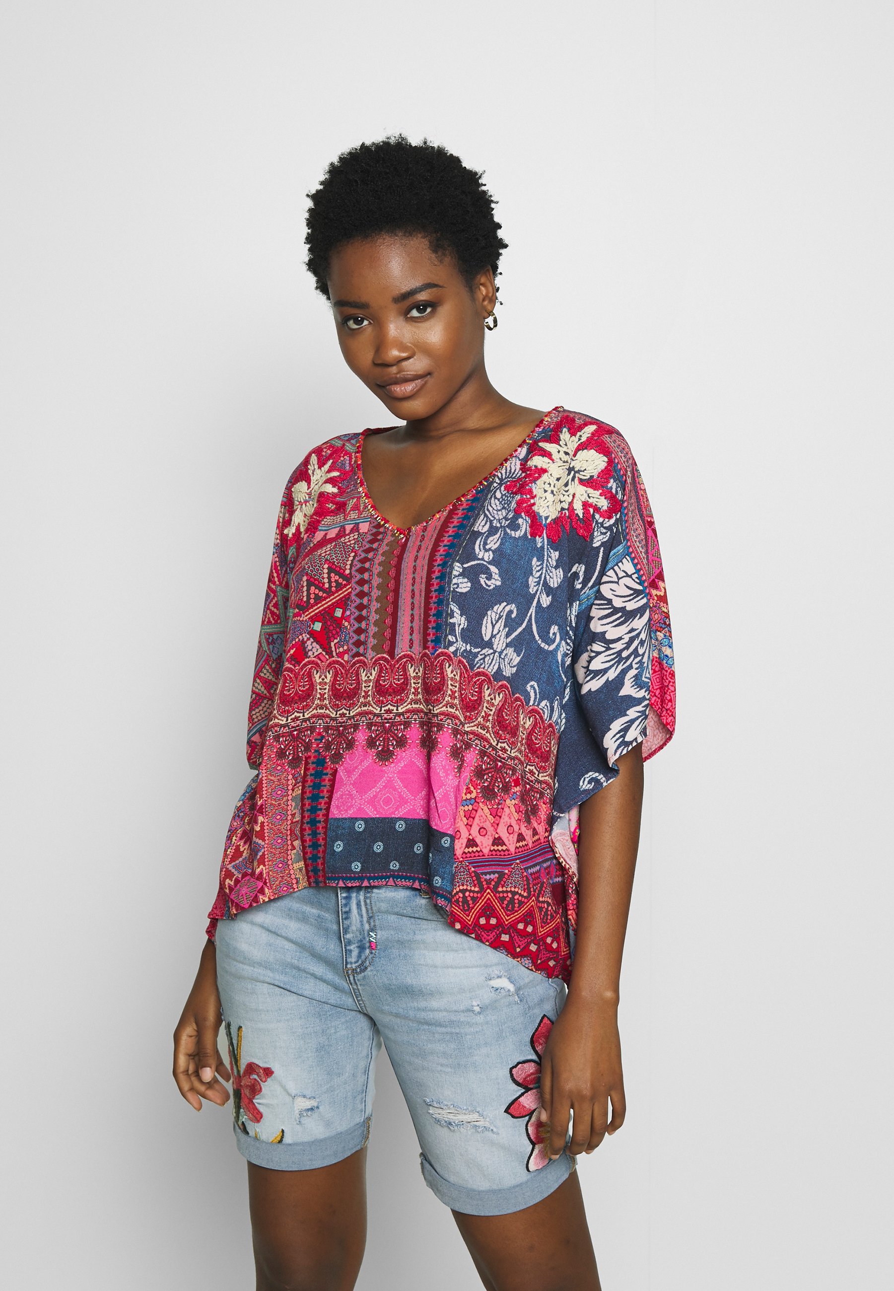 Cream FLOR TUNIC Tuniek bronzed Zalando.nl Cream RANJA TUNIC Tuniek captain navy Zalando.nl