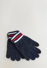 Námorně modré pletené rukavice s černými prsty a pruhovanými manžetami v bílé, červené a modré barvě, se štítky značky Superdry.
