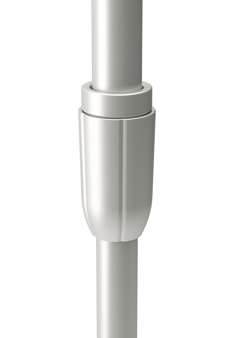 Silberner metallischer Verbinder mit zylindrischer Form. Verfügt über eine glatte Oberfläche, konische Gestaltung und verbindet zwei senkrechte Stangen sicher.