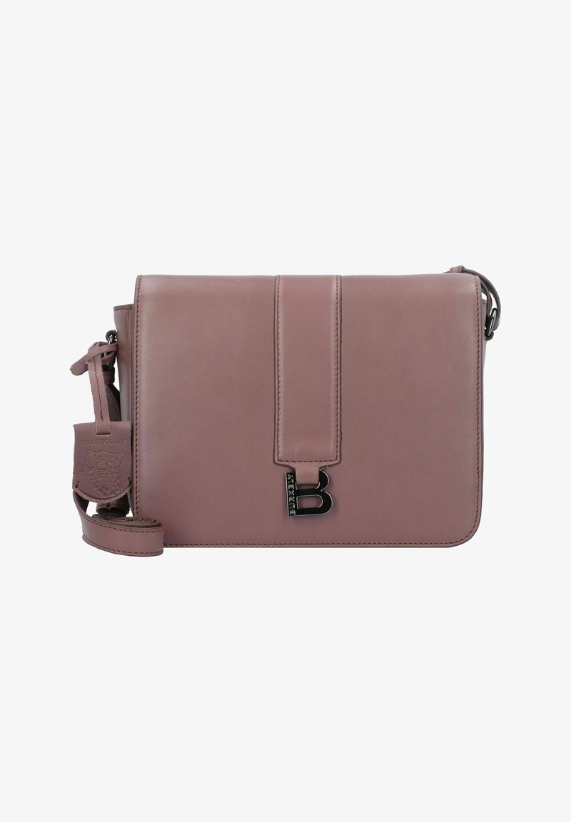 Borsa a tracolla in morbida pelle mauve con texture liscia. Presenta una chiusura a pattina magnetica, logo impressa e tracolla regolabile.