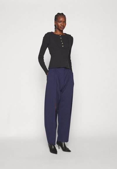 A.W.A.K.E. MODE DOUBLE EFFECT WITH HALF BUTTON CLOSURE - Μπλούζα με μακριά μανίκια - black