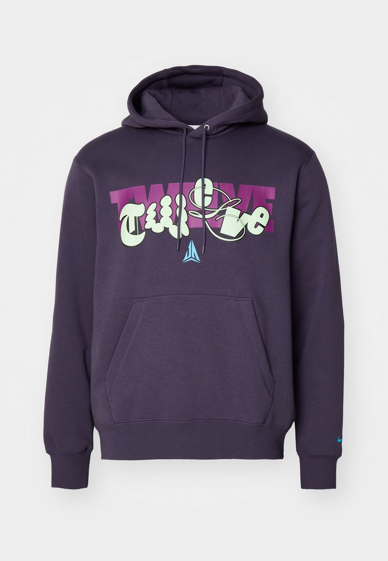 Fioletowy hoodie z przednią kieszenią, kapturem na sznurki oraz dużym graficznym napisem w różowym i jasnoniebieskim kolorze z małym akcentem logo.