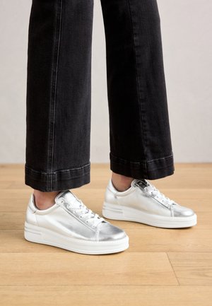 Sneakers laag - silber