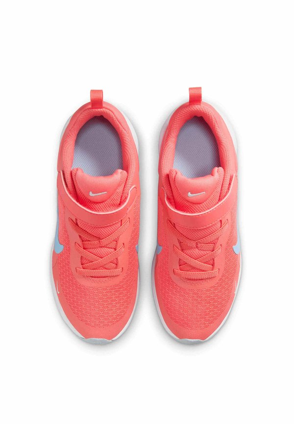 REVOLUTION 7 UNISEX – Laufschuh Straße