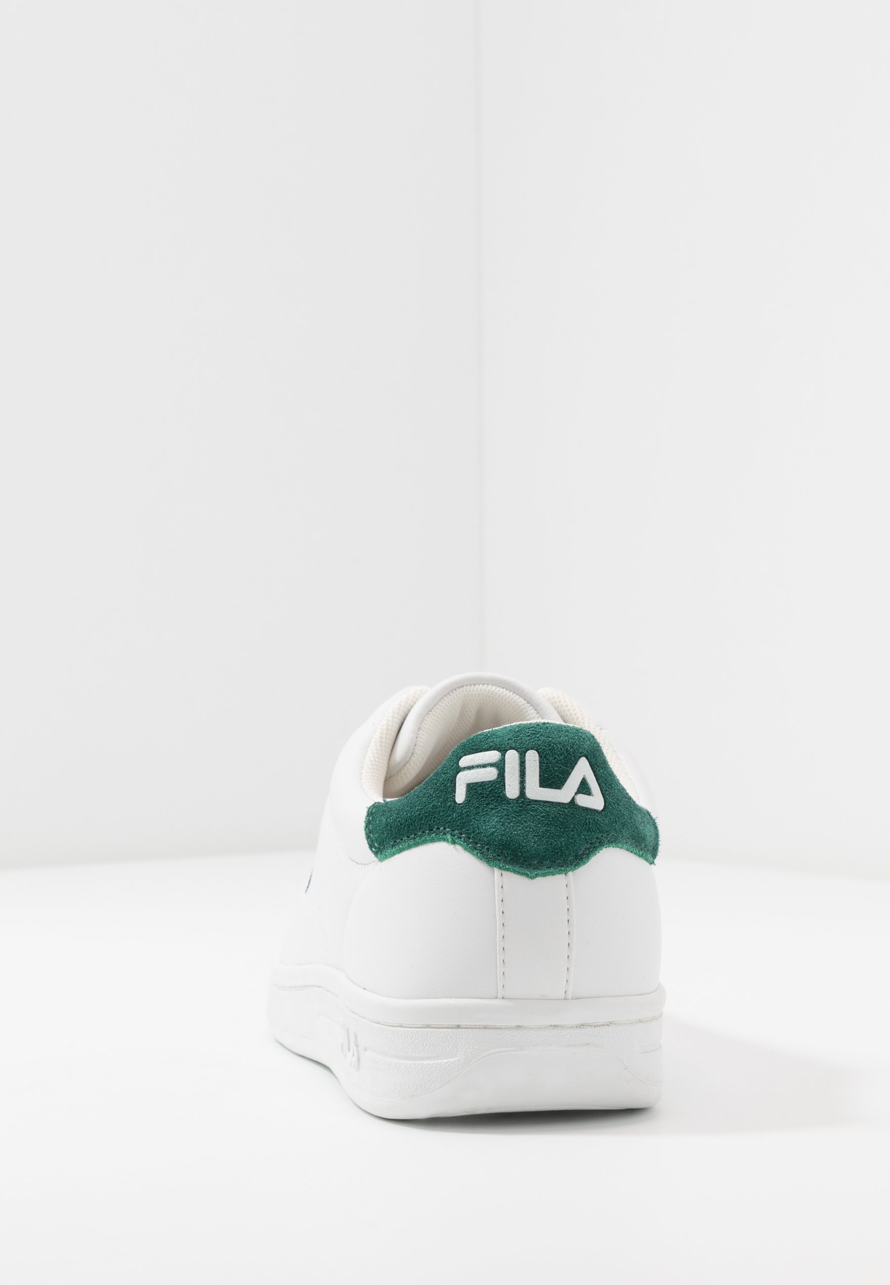 Fila CROSSCOURT 2 F LOW Treningssko whitegreener Fila CROSSCOURT 2 F LOW Treningssko whitegreener
