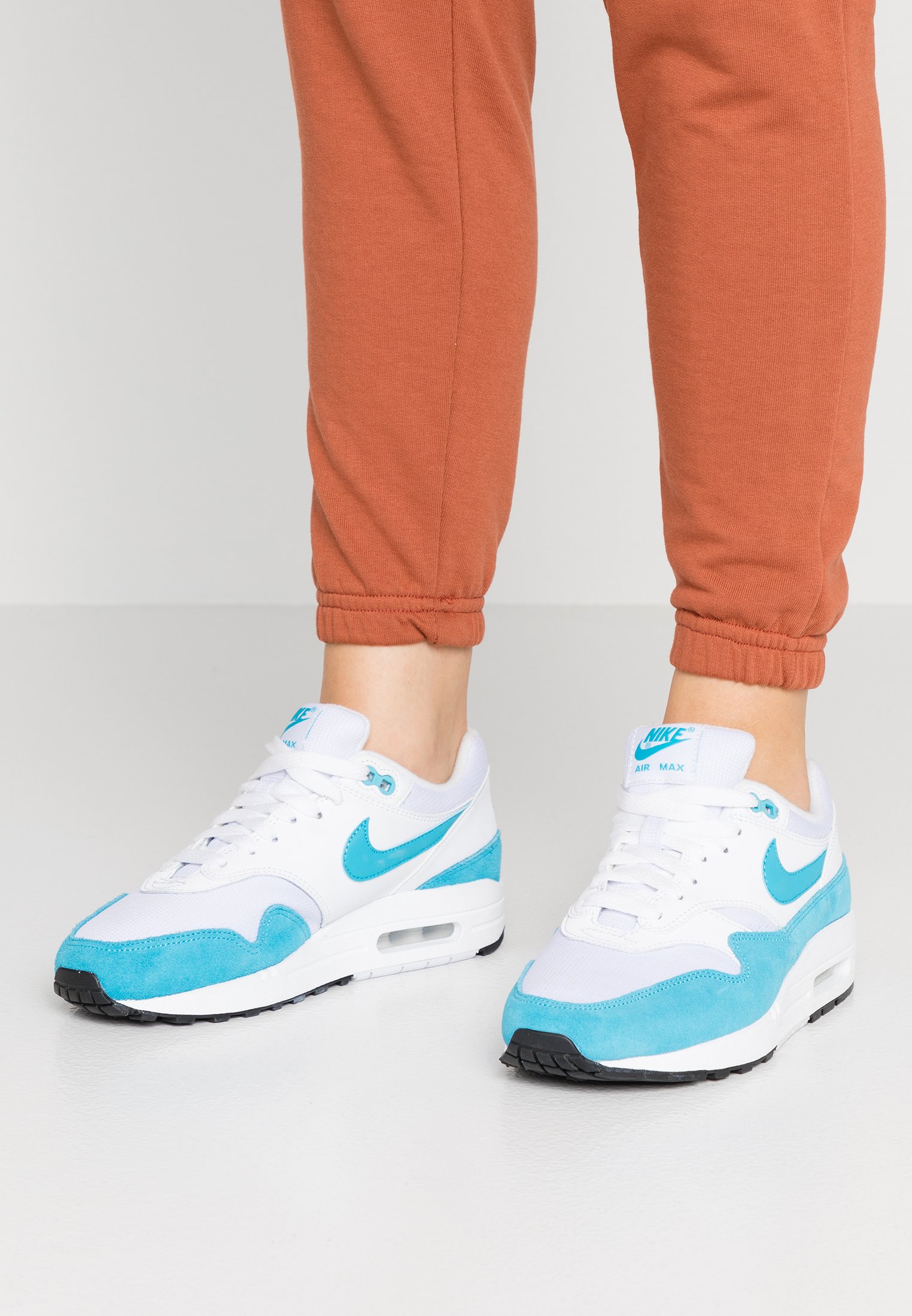 Nike Sportswear Air Max 1 Trainers White Light Blue Fury Black White Zalando Co Uk
