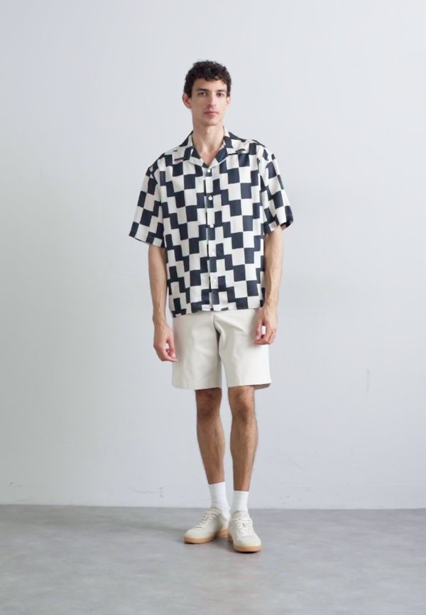 ELLIS STACK BRIDGE  - Shirt2