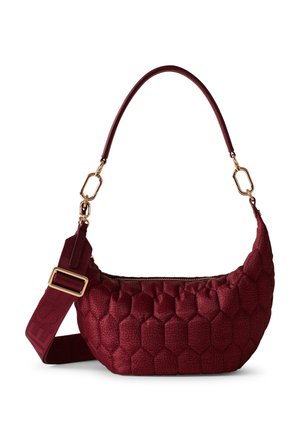 Bordeauxfarbene Schultertasche mit Hexagonmuster, glatter Textur, goldfarbener Hardware und verstellbarem Riemen. Reißverschlussverschluss an der Oberseite.