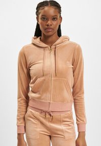 Juicy Couture CLASSIC HOODIE HW - Cipzáras pulóver - cafe au lait