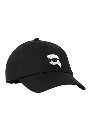 Zwarte baseballpet met gebogen klep en een klein stripfiguurtje met zonnebril en een wit paardenstaartje op het voorpaneel.