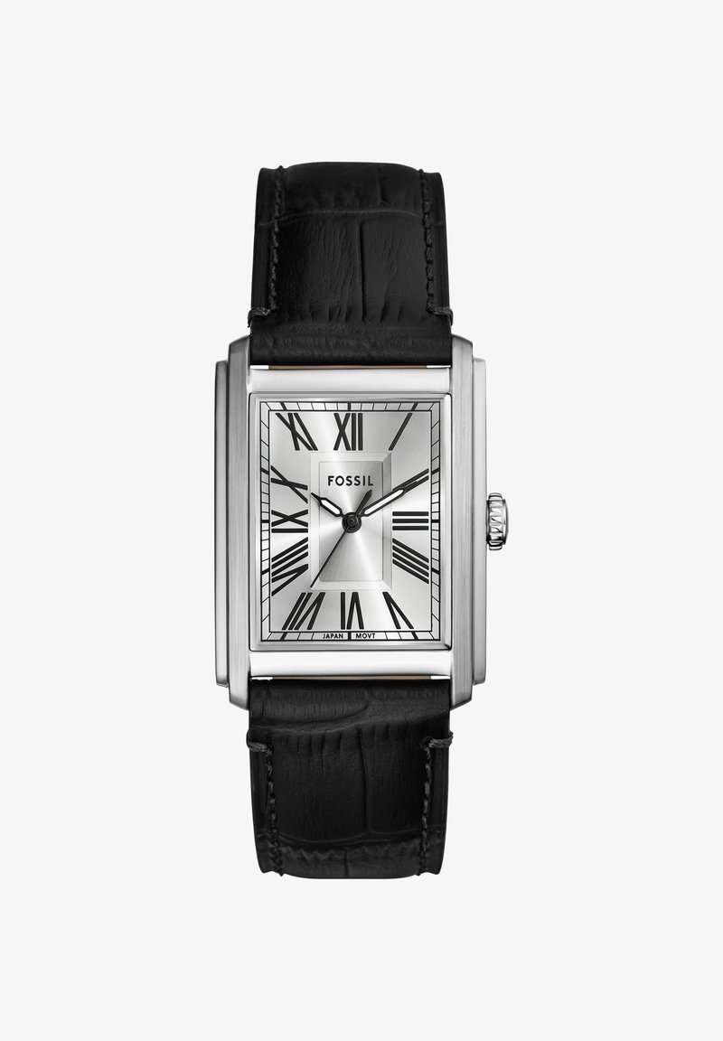 Montre Fossil rectangulaire argentée avec chiffres romains, aiguilles noires des heures et des minutes, aiguille des secondes et bracelet en cuir noir texturé.