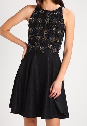 Koktejlové šaty / šaty na párty - black