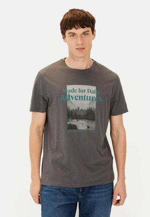 - T-shirt z nadrukiem