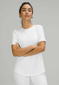 - T-shirt basic