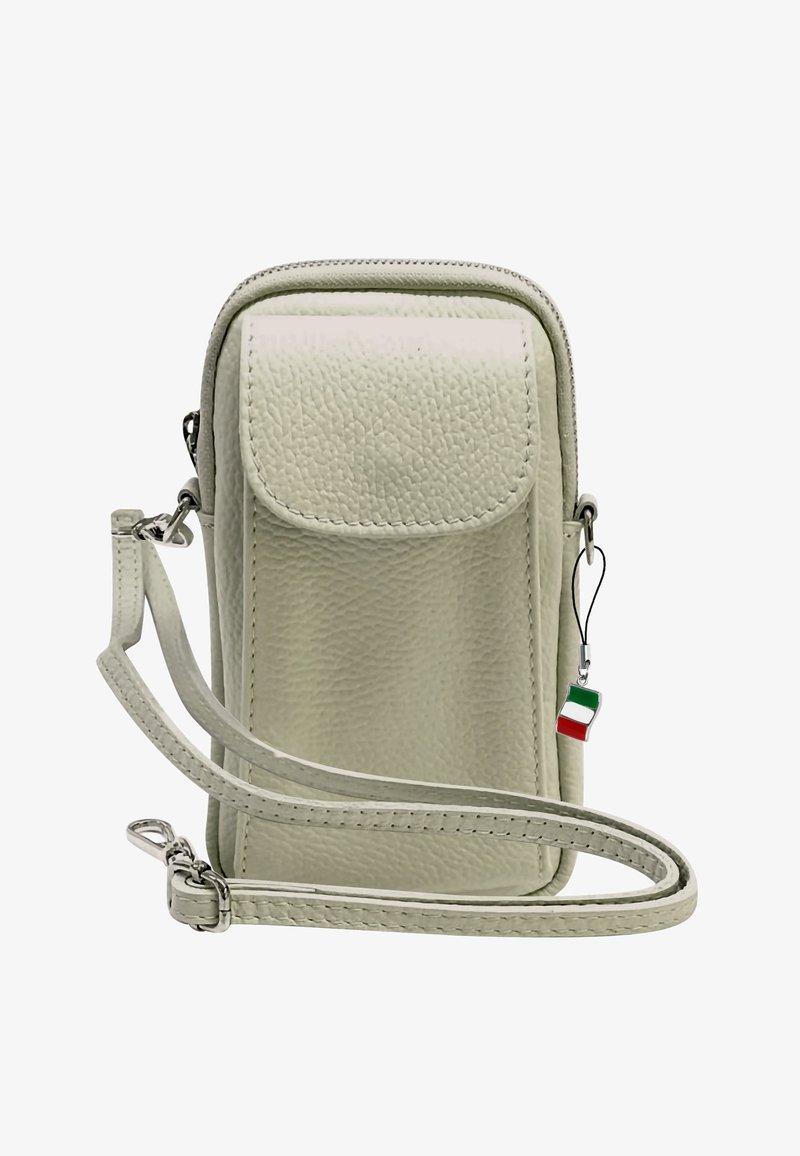 Lichtgrijze, gestructureerde leren telefoonhoes met flapsluiting, verwijderbare schouderband en een klein accent met Italiaanse vlag. Bevat een ritszak.