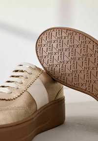 Next REGULAR FIT - FOREVER COMFORT CHUNKY - Trainers - gold
