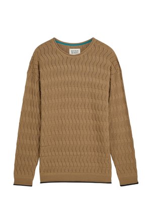 Pull marron clair à manches longues avec un motif texturé en forme de vagues, poignets et ourlet côtelés, et un col rond avec une étiquette de marque à l'intérieur.