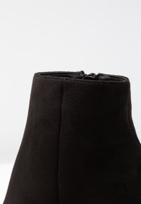 Even&Odd Botines de tacón - black