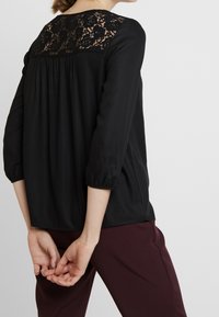 Vero Moda Bluse - black