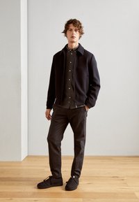 Clarks Originals TREK CUP - Stringate sportive - black