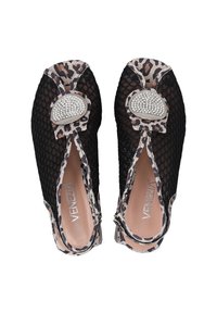 Schwarze Netzflats mit einem Leopardenmusterbesatz, die an der Vorderseite mit einem großen Strassakzent verziert sind. Weiche Innenauskleidung; leichtes Design.