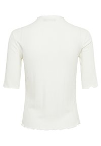 Biała prążkowana bluzka dzianinowa z półgolfem, krótkimi, rozkloszowanymi rękawami i falbaniastym dołem. Miękka tekstura i dopasowany krój. Widok z tyłu.