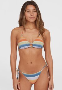 Driehoekige bikini in multicolor strepen, met een keyhole-detail aan de voorkant, tie sides en een zachte, gestructureerde stof.