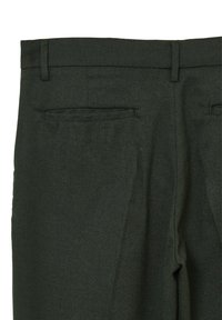 Pantaloni verdi scuri con una finitura testurizzata, caratterizzati da un fronte piatto, due tasche posteriori e passanti per la cintura. Design classico su misura.