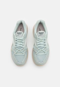 Reebok Classic PREMIER ROAD PLUS VI - Sneakers basse - sea spray /sand stone/core black