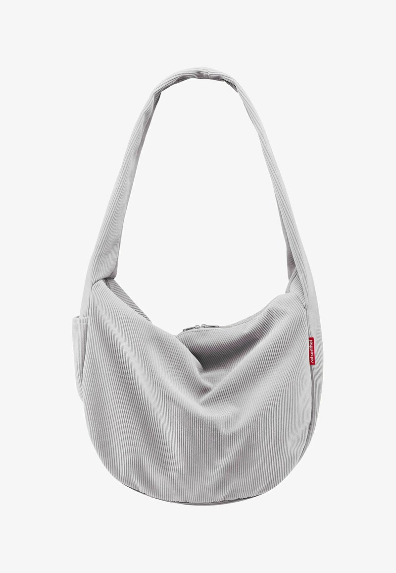 Hellgraue Cordtasche aus Kord mit Reißverschluss und einem roten Markenzeichen an der Seite.