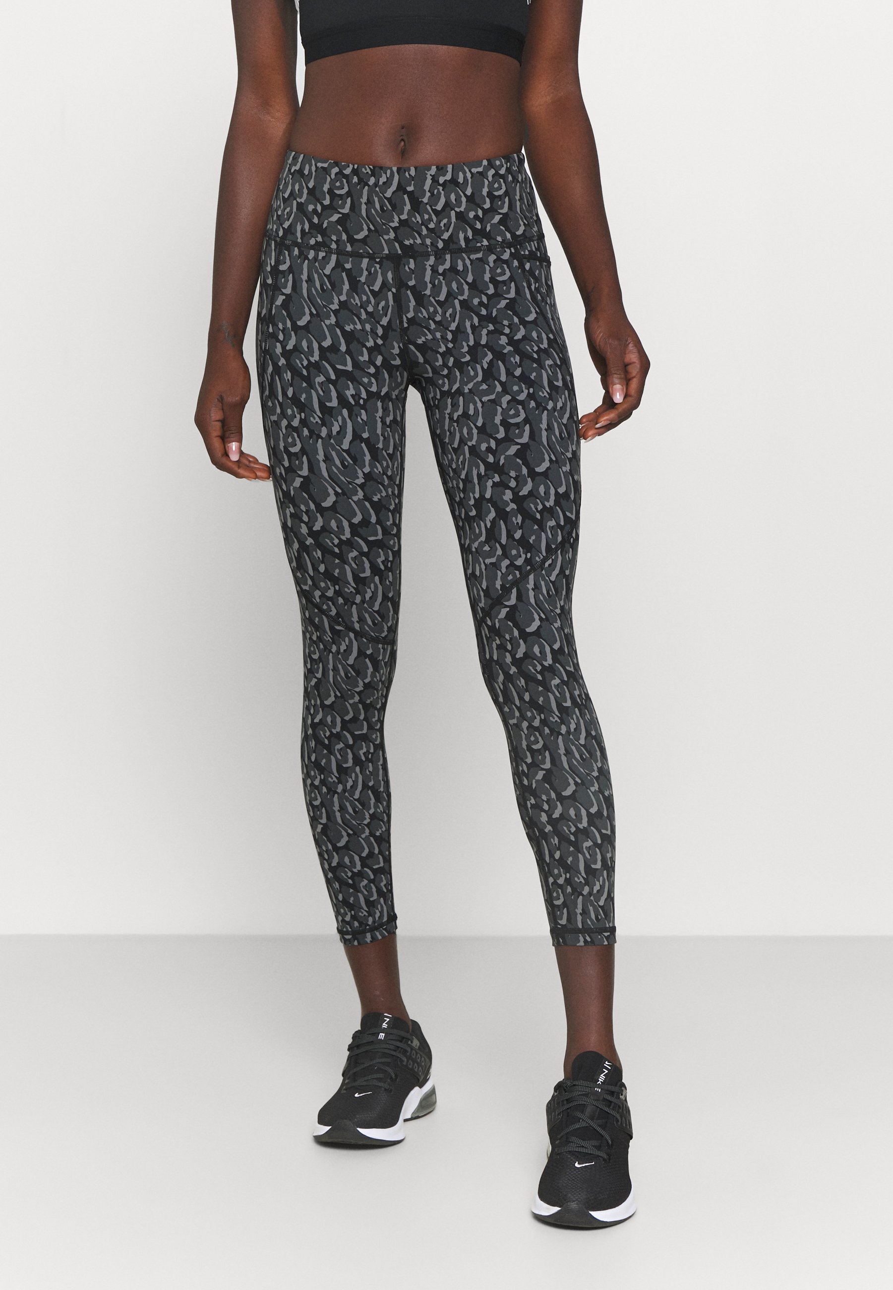 Black and white workout leggings Outlet