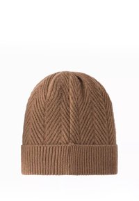 Gorro de punto marrón con un patrón de espiga, con un grueso puño acanalado y una textura suave. Adecuado para climas fríos.